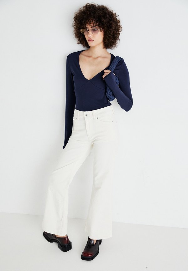 SOFT TOUCH V NECK TOP - Long sleeved top2
