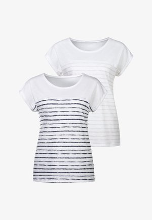 Deux t-shirts à manches courtes : l'un est blanc avec des rayures navy, l'autre est blanc avec des rayures rose pâle. Tous deux présentent un col rond et une texture douce.