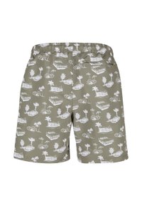 Zöld fürdőshorts fehér, strandtematikus mintával, amely autókat, pálmafákat és házakat ábrázol. Zsinórral állítható derék és hátsó zseb található.