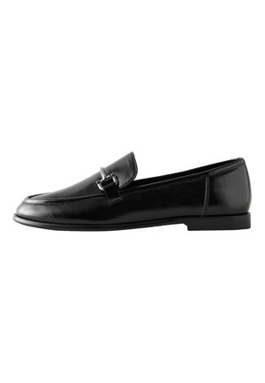 Next, REGULAR FIT FOREVER COMFORT TRIM ROUND TOE - Loaferit/pistokkaat - black