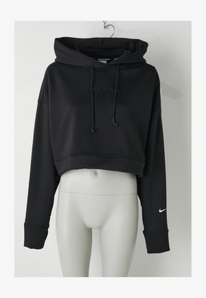 Hanorac scurt negru dintr-un material moale, cu glugă, șnururi și logo-ul brodat "NIKE PRO" pe față, având mâneci lungi.