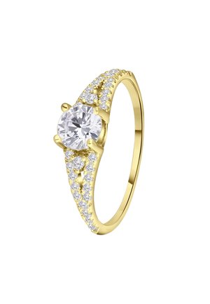 Bague en or avec un diamant rond central, ornée de petits diamants le long d'un anneau torsadé. Fini lisse et surfaces polies.