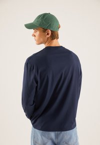 Thumbnail Image 3