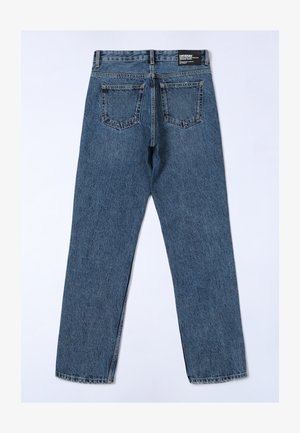 Blå denim jeans med en lige ben design, fem lommer og et bæltestykke. Har en falmet vask og subtile syningsdetaljer.
