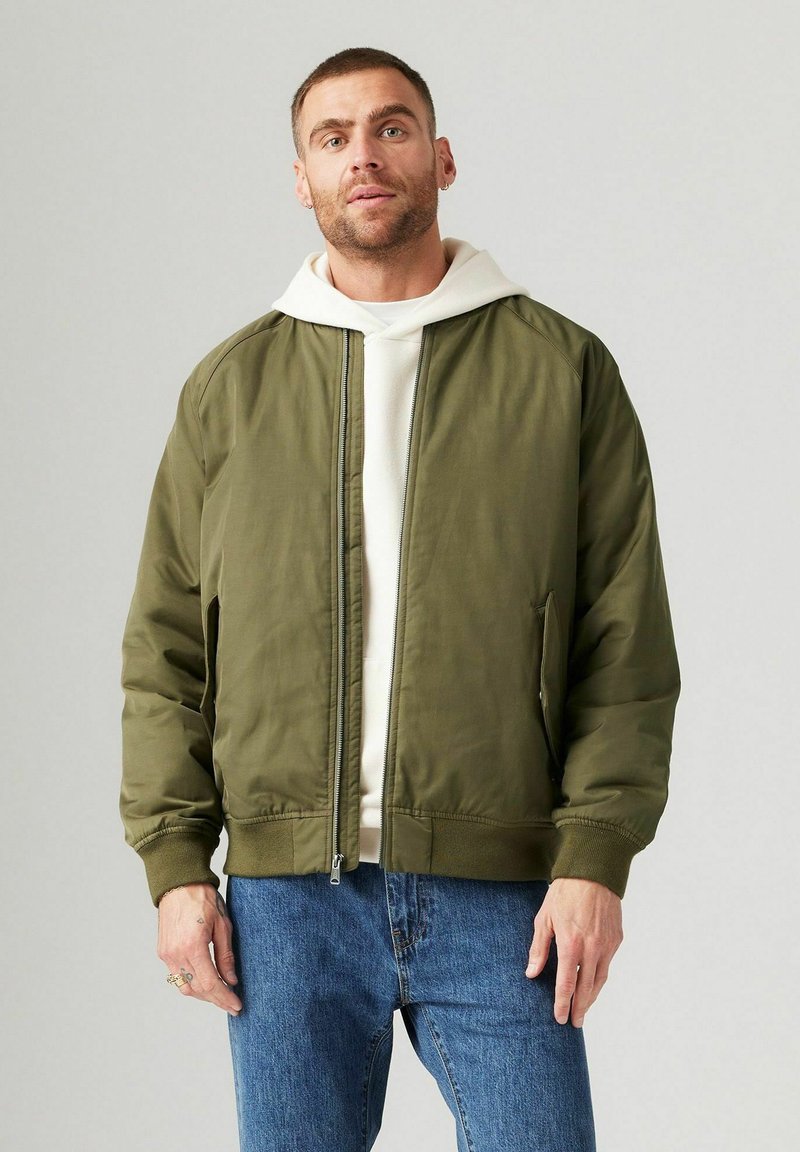 Levi's® FILBERT FLIGHT JACKET - Bomberjacks - green