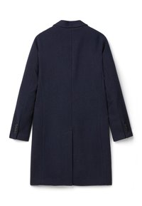 Abrigo de lana azul marino con forma ajustada, cuello con muesca, mangas largas y detalles de botones en los puños. Textura suave con un acabado limpio.