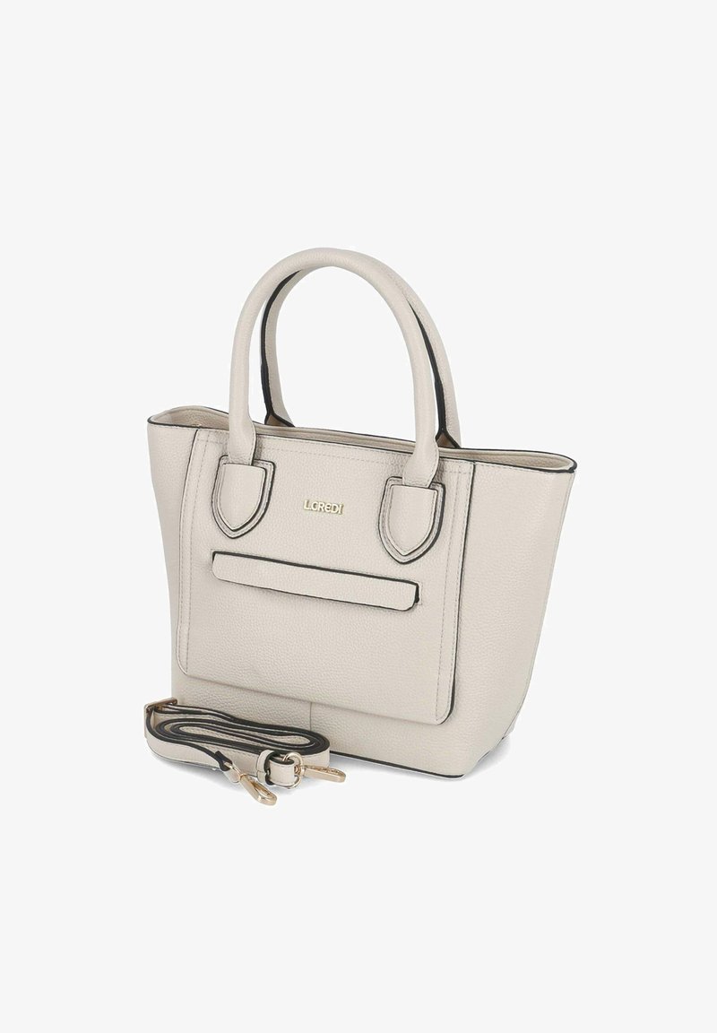 Beige Leder-Tote mit zwei Griffen, schwarzer Verzierung, Fronttasche, goldenen Logo-Details und abnehmbarem Schultergurt. Strukturierte Oberfläche.