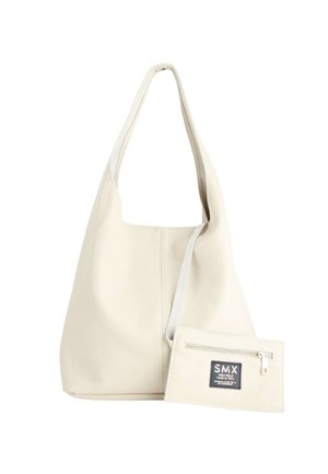 Borsa a tracolla in pelle color crema con bustina con cerniera abbinata etichettata SMX, made in Italy, su sfondo bianco.