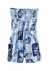 Une combinaison à motifs bleus avec un haut smocké et des designs de coquillage floraux. Fabriquée en tissu léger, elle offre une coupe décontractée et une longueur de short.
