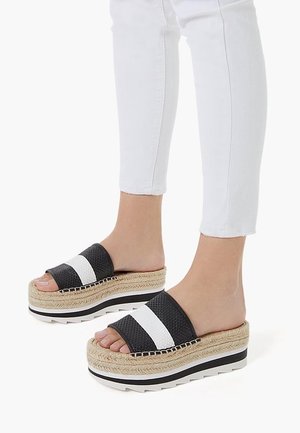 Stradivarius, Mules à talons - multi-coloured