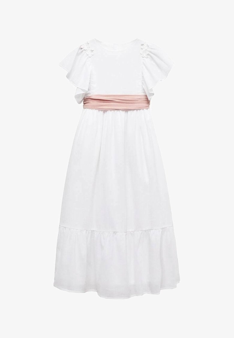 Robe blanche avec manches évasées, ceinture en satin rose et jupe à volants. Le tissu semble léger et lisse avec des accents floraux.