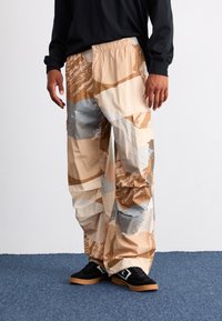 Champion Rochester SURPLUS PARACHUTE PANTS - Cargobukse - beige