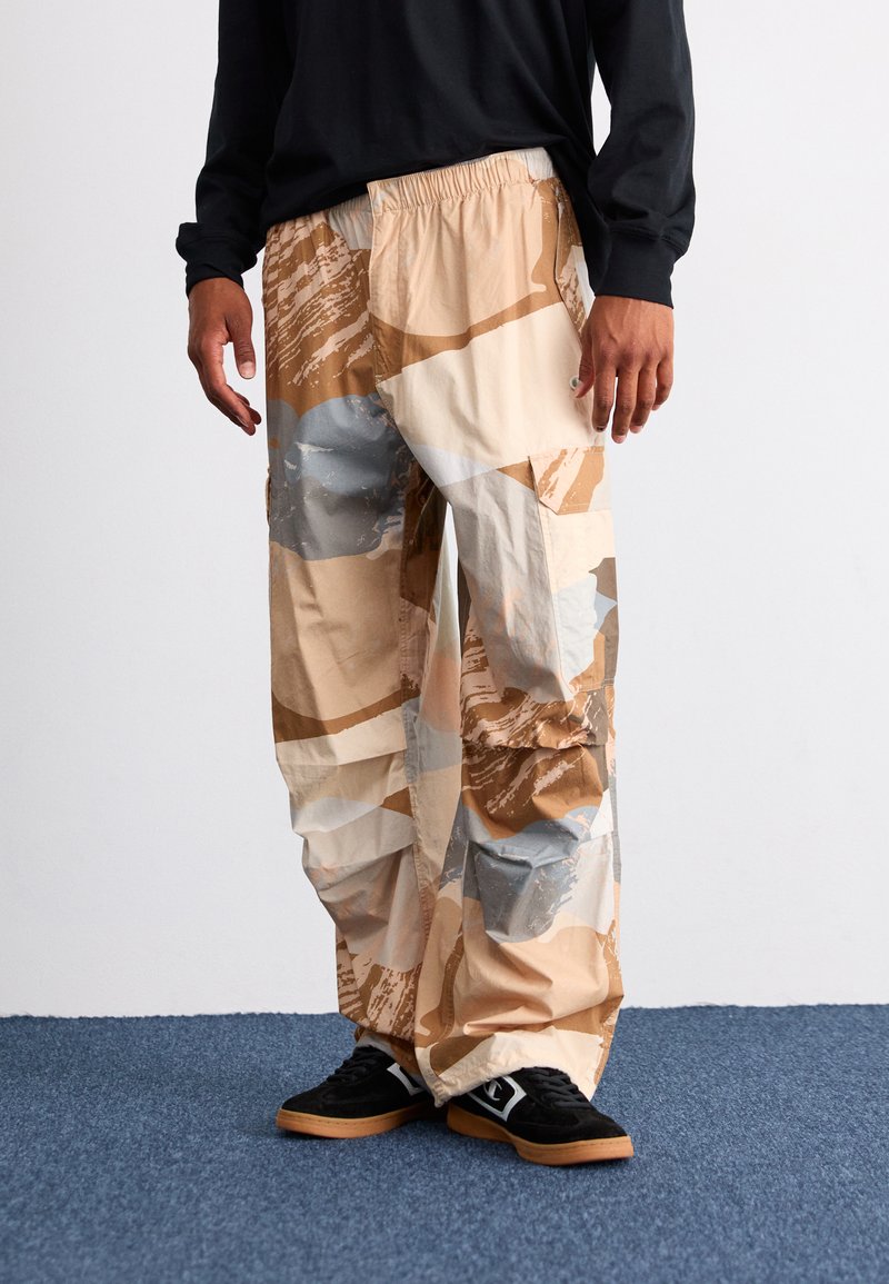 Champion Rochester SURPLUS PARACHUTE PANTS - Cargobukse - beige