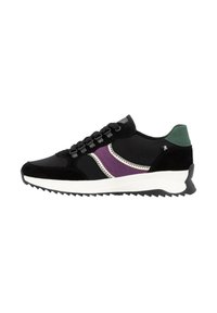 Schwarze und lila Sport Sneakers aus Wildleder und Mesh, mit einem weißen Zickzackakzent, strukturierten Sohlen und einem grünen Fersendetail.