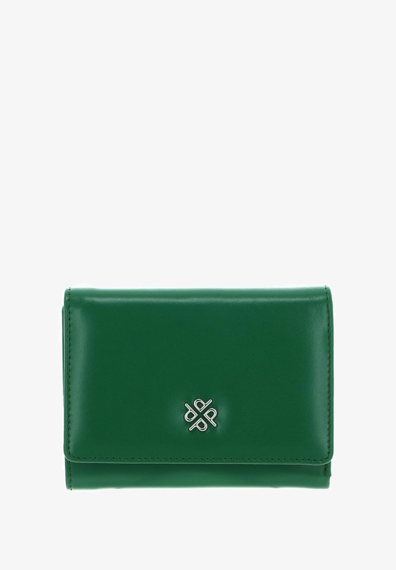 Portefeuille en cuir vert à texture lisse, avec un logo argenté sur le devant et des bords cousus, conçu en forme rectangulaire.