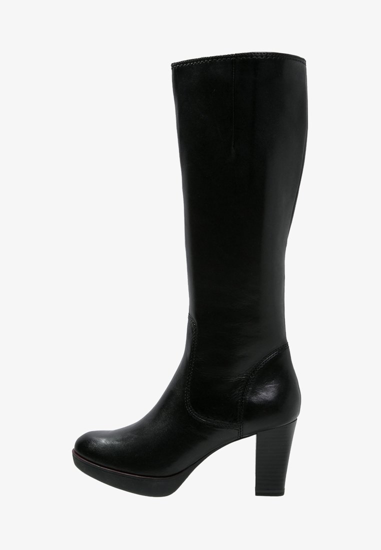 Botte pour femme en cuir noir, haute jusqu'au genou, avec bout arrondi et talon bloc empilé, vue de côté sur fond blanc.