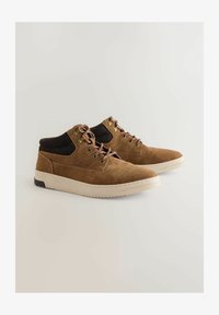 Unselected, tan brown