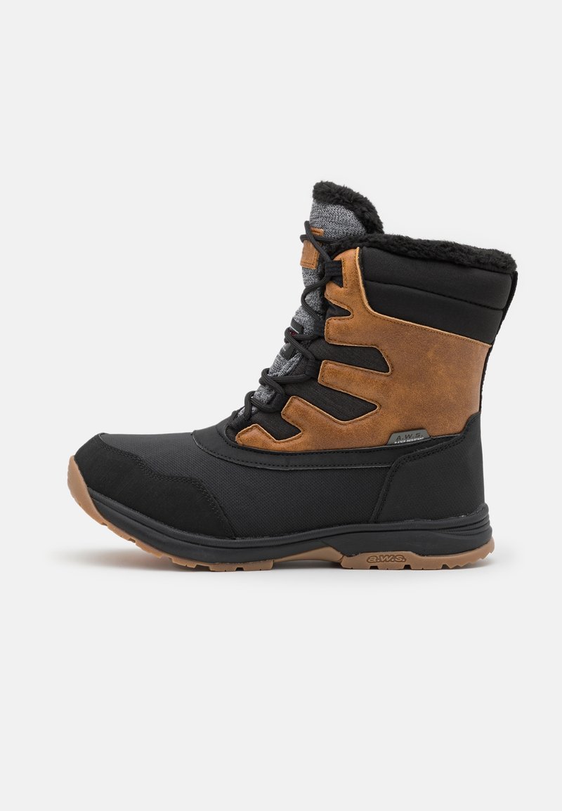 Schwarze und braune wasserdichte Winterstiefel mit einer strukturierten Oberseite, kuscheligem Futter, Gummisohle und schnürbarem Vorderteil mit Ausschnitten.