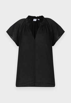 Črna bluza s kratkimi rokavi, z nabranim izrezom in V-obliki sprednje odprtine, izdelana iz lahkega, rahlo prosojnega materiala.