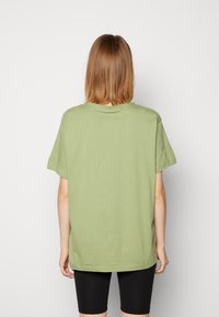 Nike Sportswear TEE  - T-shirt básica - alligator/sail