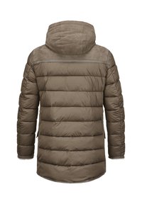 Braune gepolsterte Jacke mit Kapuze, die über eine glatte Außenseite, texturierte Schulterpaneele und einen leicht längeren Rücken verfügt.