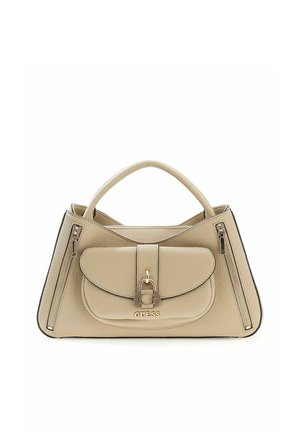 Sac à main en cuir beige texturé avec poignée supérieure, poche à rabat à l'avant sécurisée par une boucle métallique, et deux compartiments zippés verticaux sur les côtés.