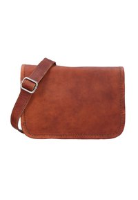 Borsa a tracolla in pelle marrone con chiusura a patta, tracolla regolabile e dettagli in cucitura visibili. Texture liscia con finitura opaca.