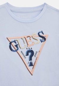 Guess LOGO-DREIECK - Apdrukāts T-krekls - himmelblau