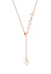 Collana in oro rosa con cinque perle bianche irregolari, con un'unica grande perla pendente che accentua l'eleganza del design.