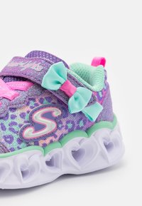 Skechers HEART LIGHTS - Sapatilhas - lavender/aqua/pink