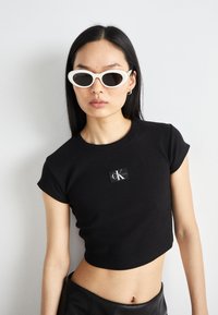 Calvin Klein Jeans LABEL  - Camiseta estampada - black