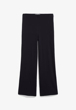 Schwarze weite Hosen aus glattem Stoff, mit einem hohen Bund und ohne sichtbare Verschlüsse oder Muster.