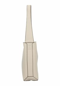 Bolso de hombro de cuero beige con textura suave, diseño plano, correa estrecha y costuras contrastantes a lo largo de los bordes.