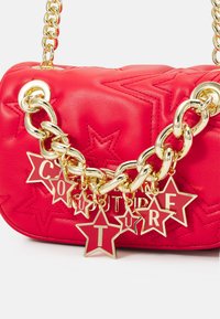 Versace Jeans Couture RANGE STARS BAG - Schoudertas - scarlet