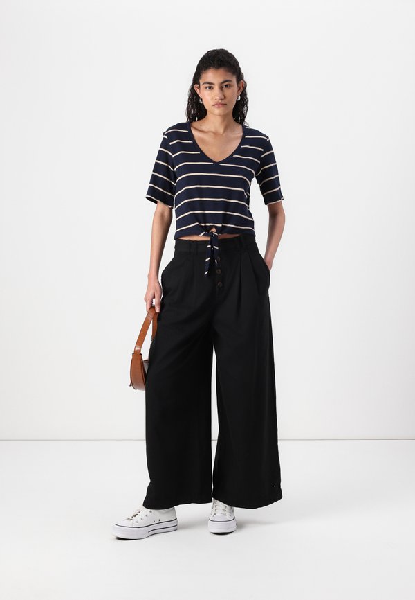 ONLSUMMER V NECK KNOT - Print T-shirt3