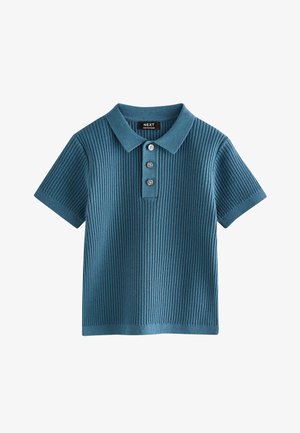 Niebieska dzianinowa koszulka polo z krótkim rękawem, pionowym prążkowaniem i trzema białymi guzikami na przodzie.