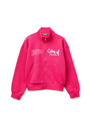 Jasnoróżowa bluza rozpinana na zamek z wysokim kołnierzem, przednimi kieszeniami i napisem "United Colors of Benetton" wyhaftowanym na piersi.