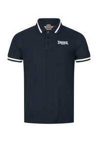 Marine polo shirt lavet af bomuld med flad krave, placket med to knapper og hvide striber på ærmerne. Har Lonsdale-logo på brystet.