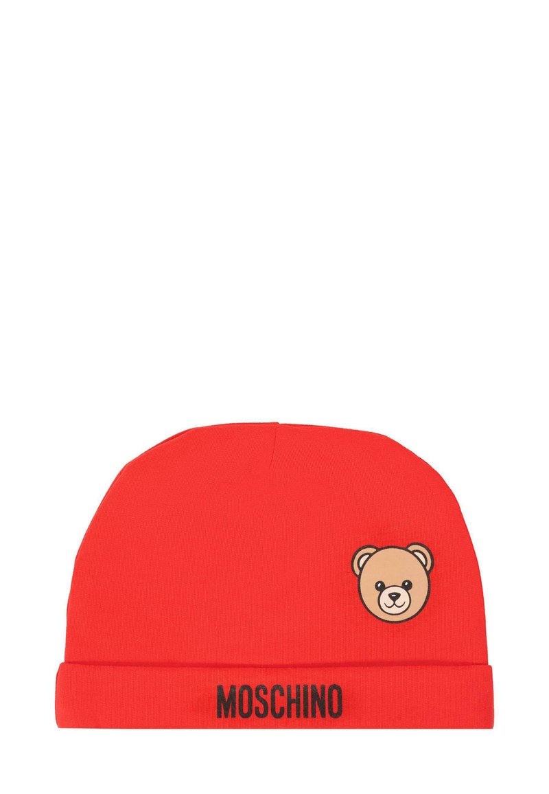 Czerwona czapka beanie z emblematem niedźwiedzia i czarnym napisem "MOSCHINO" na mankietcie. Wykonana z miękkiego, elastycznego materiału dla wygody i dopasowania.