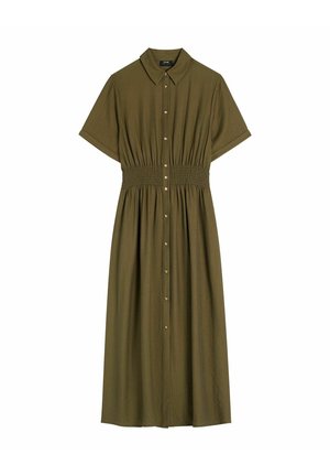 Szmaragdowa sukienka midi z krótkimi rękawami, szpiczastym kołnierzykiem, zapięciem na guziki z przodu i marszczonym elastycznym paskiem w talii.