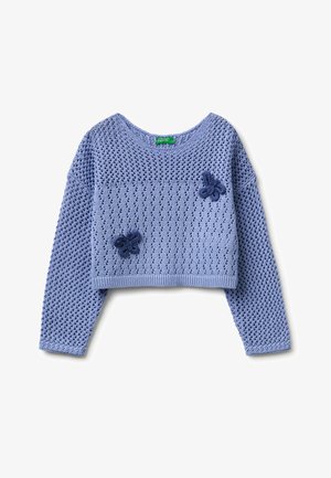 Hellvioletter gestrickter, langärmeliger Cropped-Pullover mit Schmetterlingsapplikationen auf der Vorderseite und einem runden Ausschnitt.