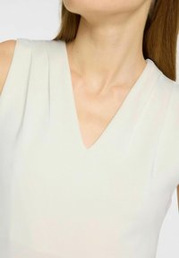 Selected Femme MIT V-AUSSCHNITT ÄRMELLOSES - Blouse - snow white