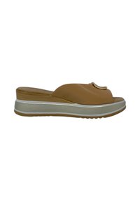 Ciabatta beige con una fascia larga e un accento decorativo dorato. Presenta una soletta stratificata con una striscia bianca e una suola interna in legno texturizzato.