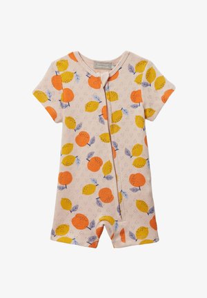 Combinaison à manches courtes en tissu doux, avec un fond rose orné de motifs de fruits jaunes et orange, fermeture éclair et jambières courtes.