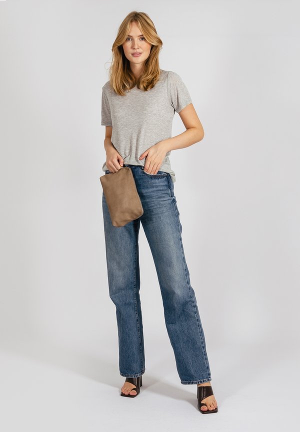 STILLBASIC MEDIUM TOILETRY BAG - Kosmetiktasche - dark beige