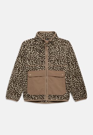 Giacca in pile con stampa leopardata, zip integrale e due grandi tasche frontali color tan con bottoni a pressione.