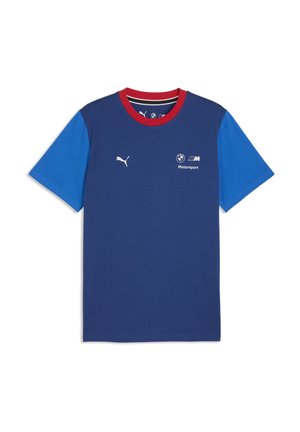 Blaues Puma-T-Shirt mit hellblauen Ärmeln, rotem Kragen und weißen BMW Motorsport- und Puma-Logos auf der Brust.