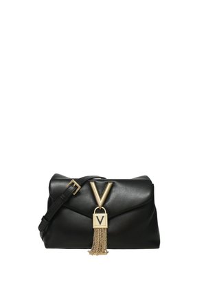 Schwarze Lederhandtasche mit einem umklappbaren Design, goldenen Beschlägen mit einem "V"-Logo und Quasten-Details. Verstellbarer Tragegurt inklusive.