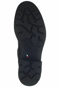Semelle de botte en caoutchouc noir avec un motif de semelle texturé et un logo embossé. Présente une finition lisse et un détail de drapeau italien.