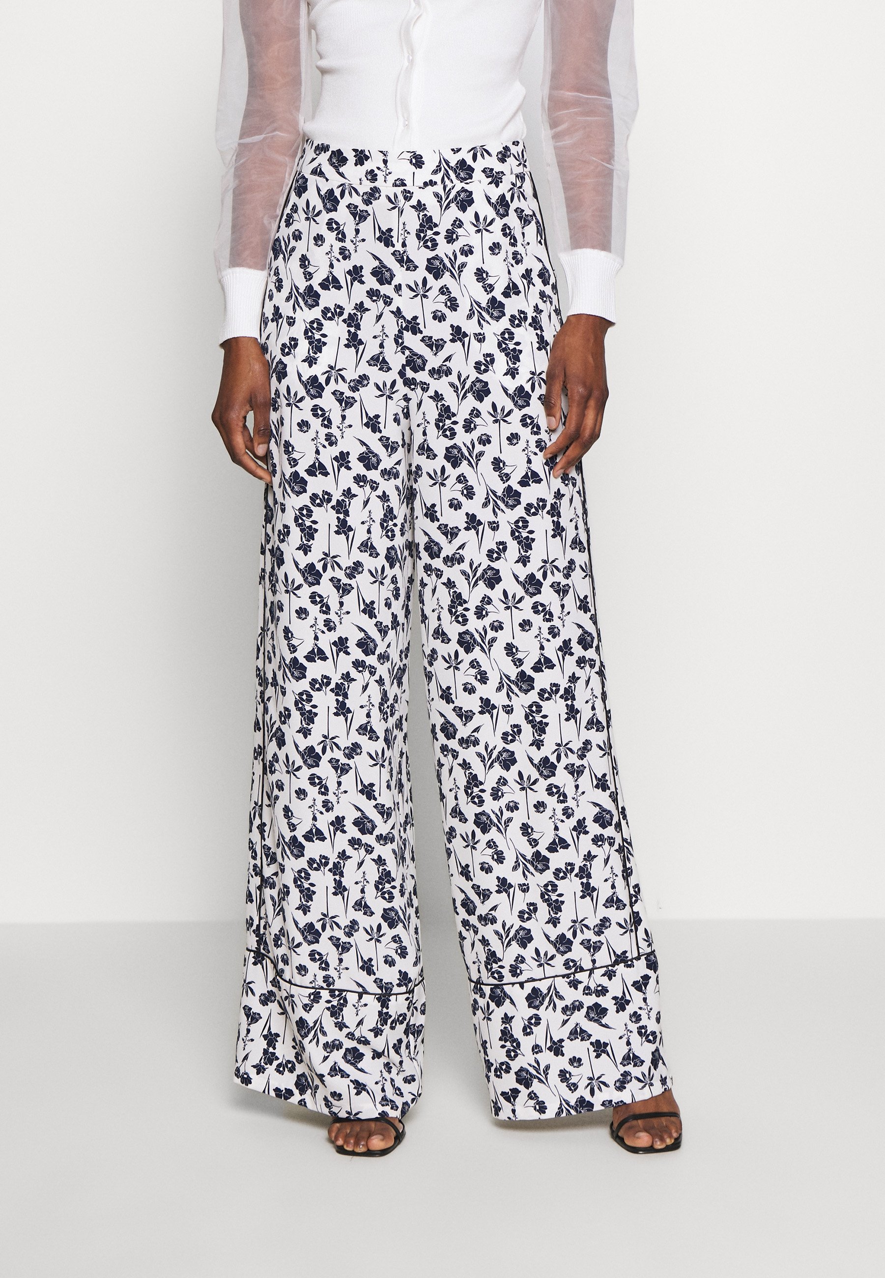 Missguided Tall FLORAL WIDE LEG TROUSERS Bukse white Missguided Tall FLORAL WIDE LEG TROUSERS - Bukse - white